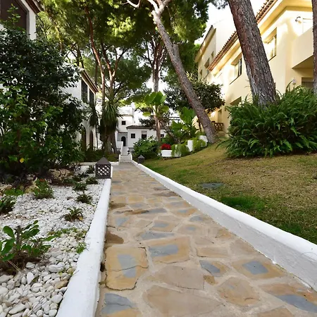 Apartment Modern First Floor Apartment, With Private Terrace Garden And Barbecue, In First Line Of Aloha Golf, In Nueva Andalucia