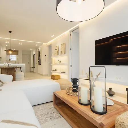 Modern First Floor Apartment, With Private Terrace Garden And Barbecue, In First Line Of Aloha Golf, In Nueva Andalucia Apartment *