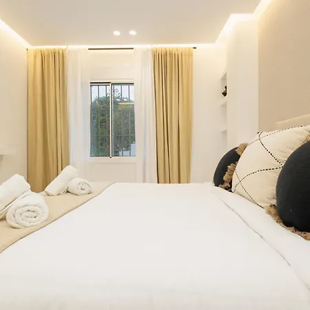 Modern First Floor Apartment, With Private Terrace Garden And Barbecue, In First Line Of Aloha Golf, In Nueva Andalucia Apartment *