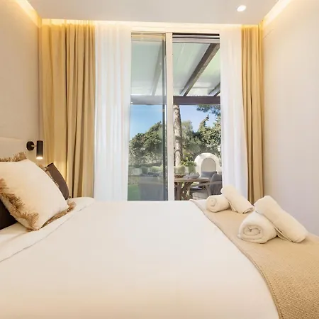 Modern First Floor Apartment, With Private Terrace Garden And Barbecue, In First Line Of Aloha Golf, In Nueva Andalucia Apartment Marbella