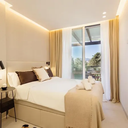 Modern First Floor Apartment, With Private Terrace Garden And Barbecue, In First Line Of Aloha Golf, In Nueva Andalucia Apartment Marbella